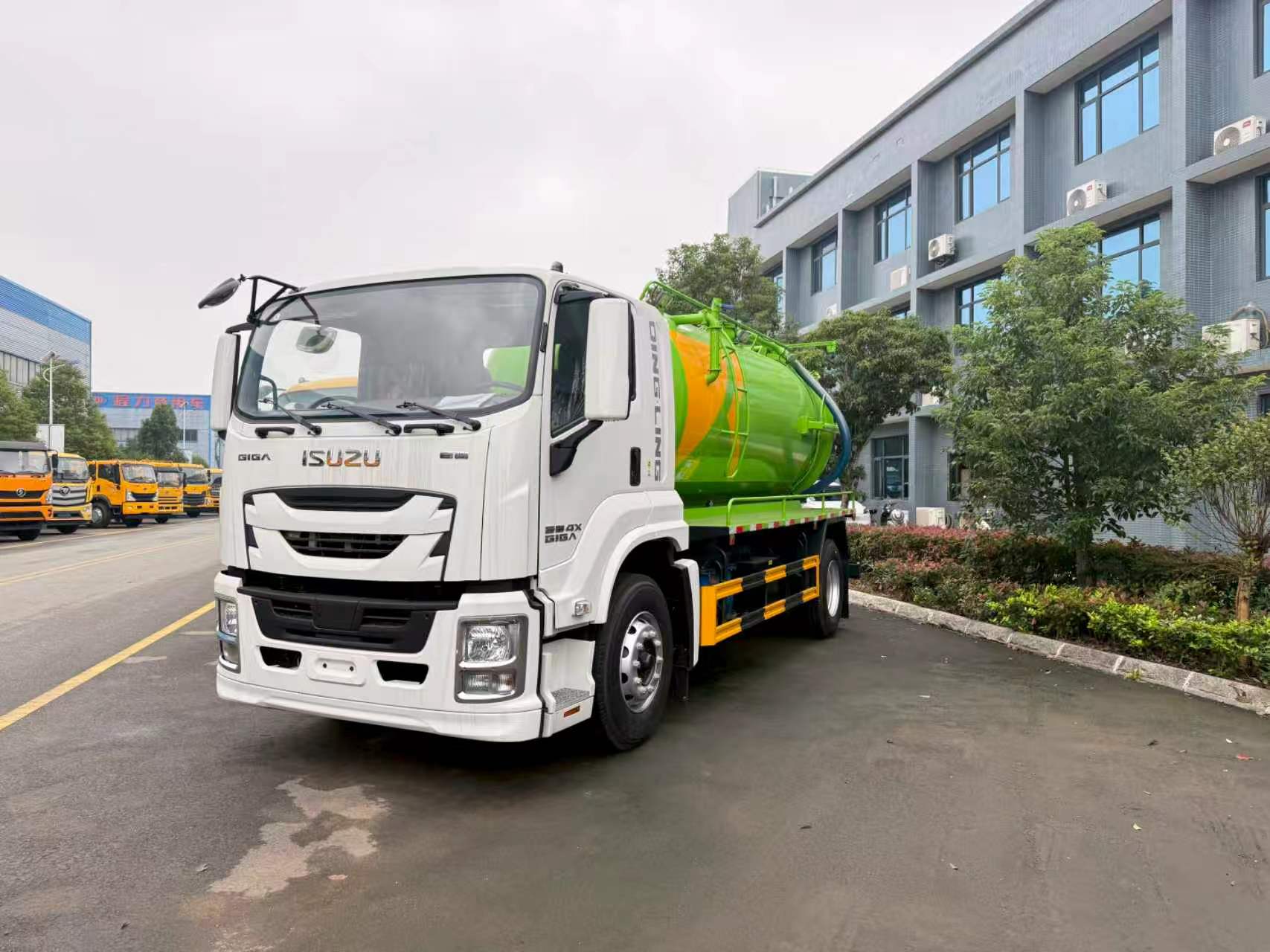 ISUZU Sewer Cleaning & Vacuum Truck