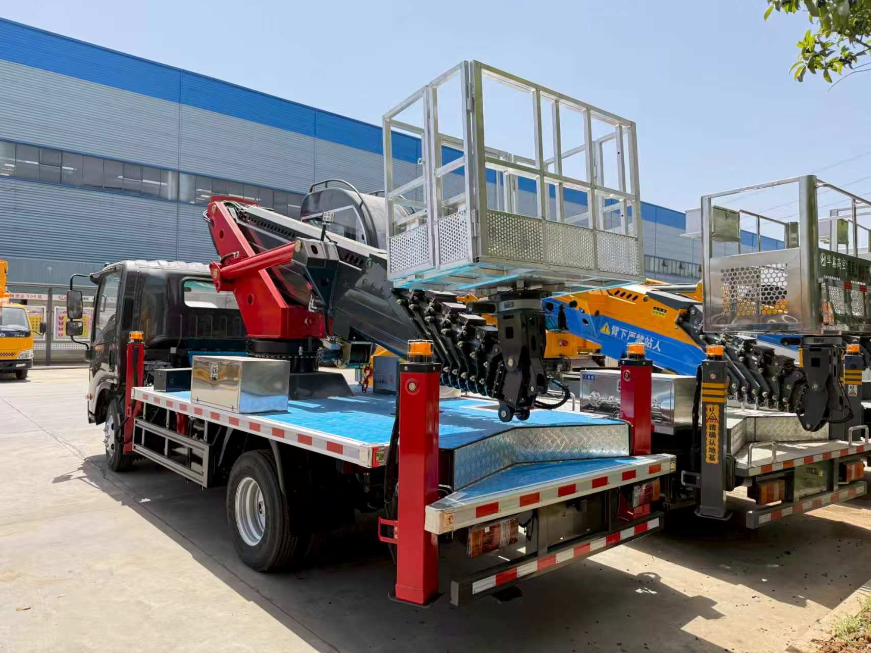 ISUZU Aerial Work Platform Truck - Image 5
