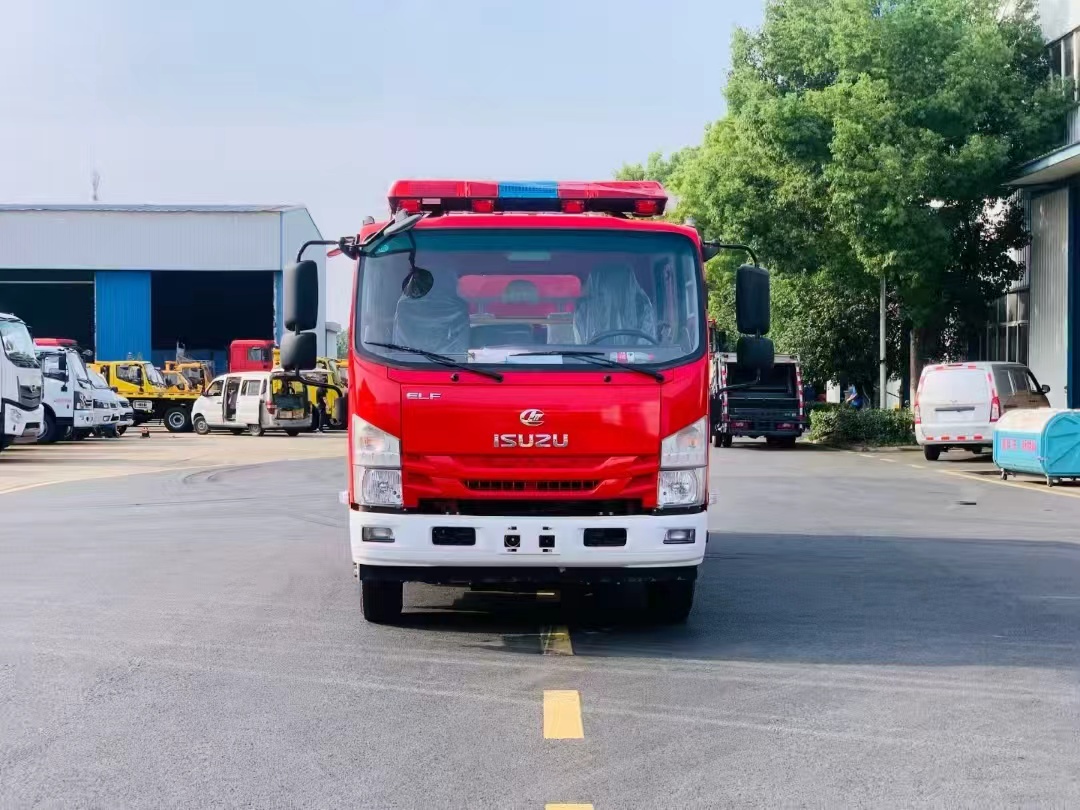 ISUZU Water & Foam Fire Truck