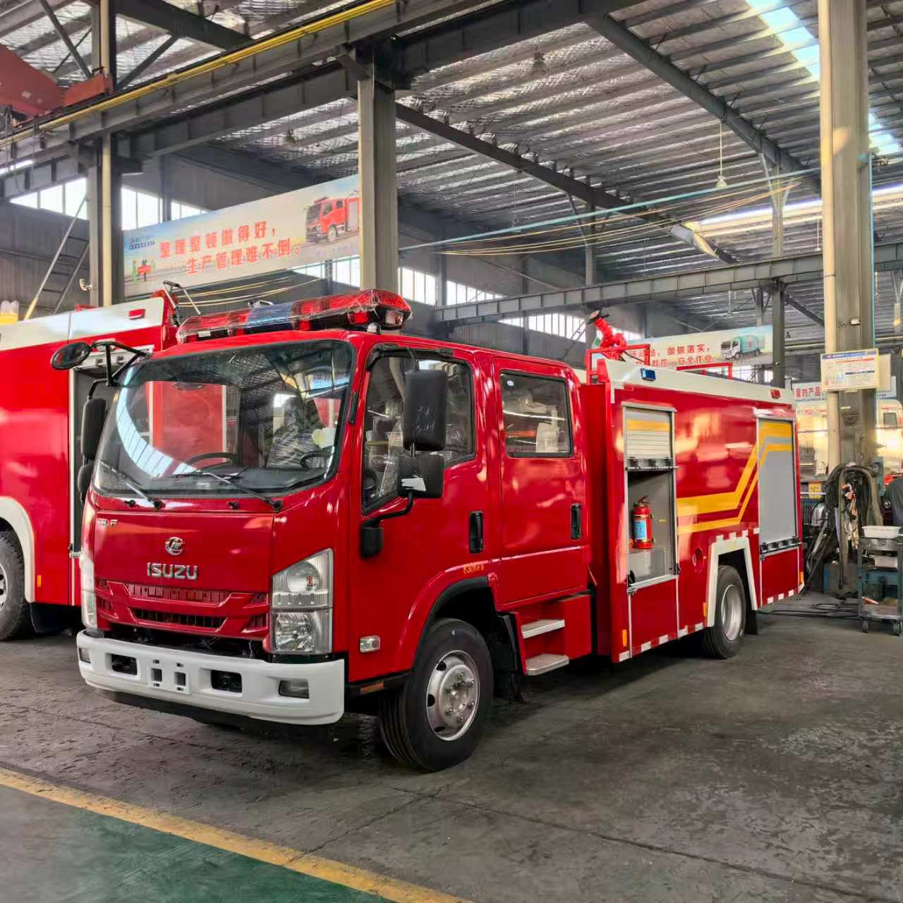 ISUZU Water & Foam Fire Truck - Image 4