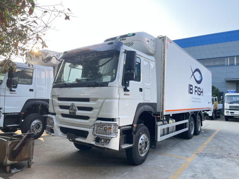 HOWO Refrigerated Truck
